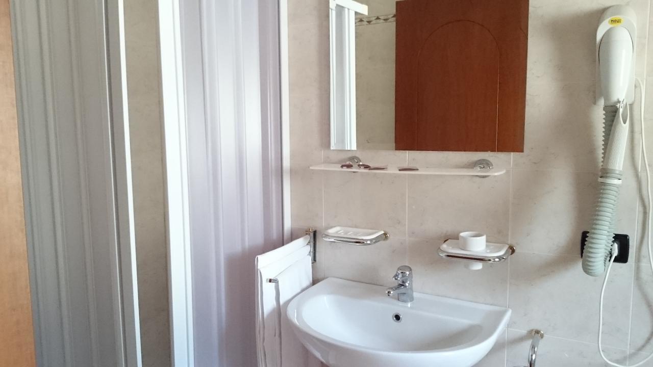 Hotel Holiday House San Giovanni Rotondo Exterior photo